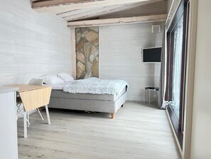 Superior Suite, Lake View, Lakeside | Living area
