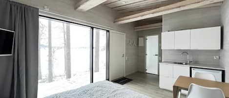 Superior Suite, Lake View, Lakeside | Bed sheets