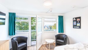 Unclassified image, 5 of 12, button - Seaview Double Room (Ilfracombe)