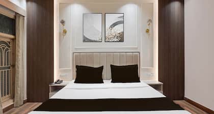 Hotel O Rudrapur Railway Junction