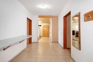 Interior - Apartment 'Apfelbaum' with Mountain View, Wi-Fi and Air Conditioning (Deggenhausertal)