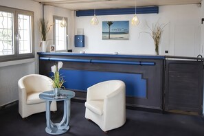 Lobby - Indulge in Home Like Comfort! Near Bonnegrace Beach! Pets Are Allowed! (Six-Fours-les-Plages)