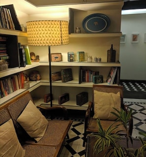 Deluxe Suite, City View | Desk, laptop workspace, free WiFi