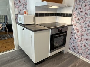 Refrigerador, microondas, horno y lavavajillas