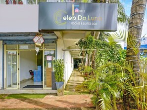 ハウス | フロント