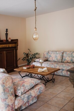 テレビ、ステレオ