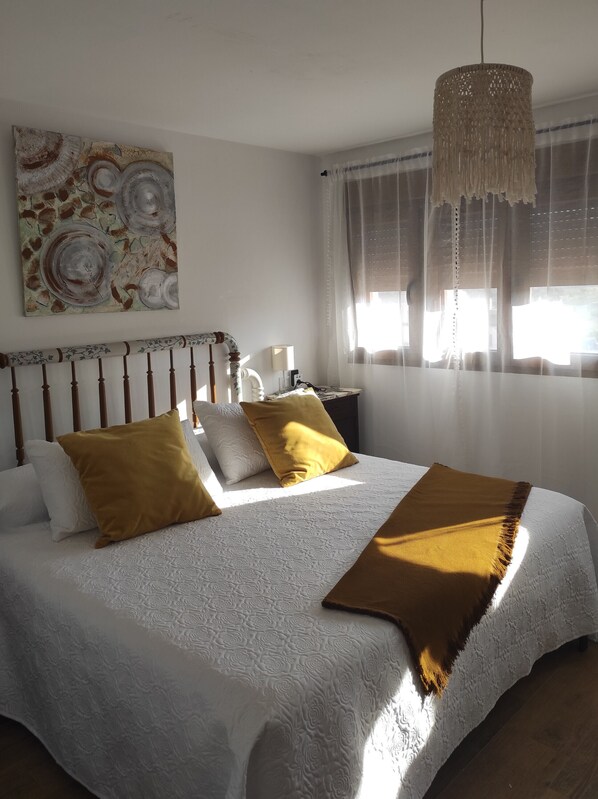 1 bedroom, WiFi, bed sheets