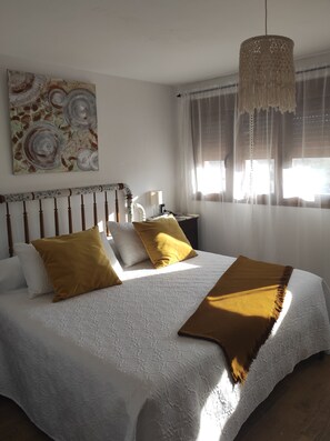 WiFi, bed sheets
