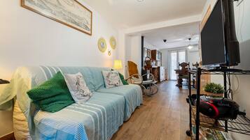 Televisie en een open haard