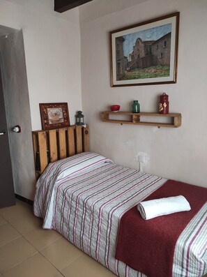 Ferros/tábuas de passar roupa, Wi-Fi, roupa de cama