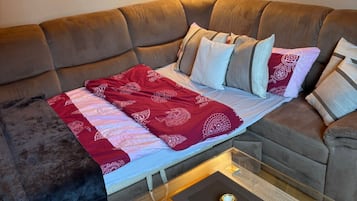 1 slaapkamer, een strijkplank/strijkijzer, wifi, beddengoed