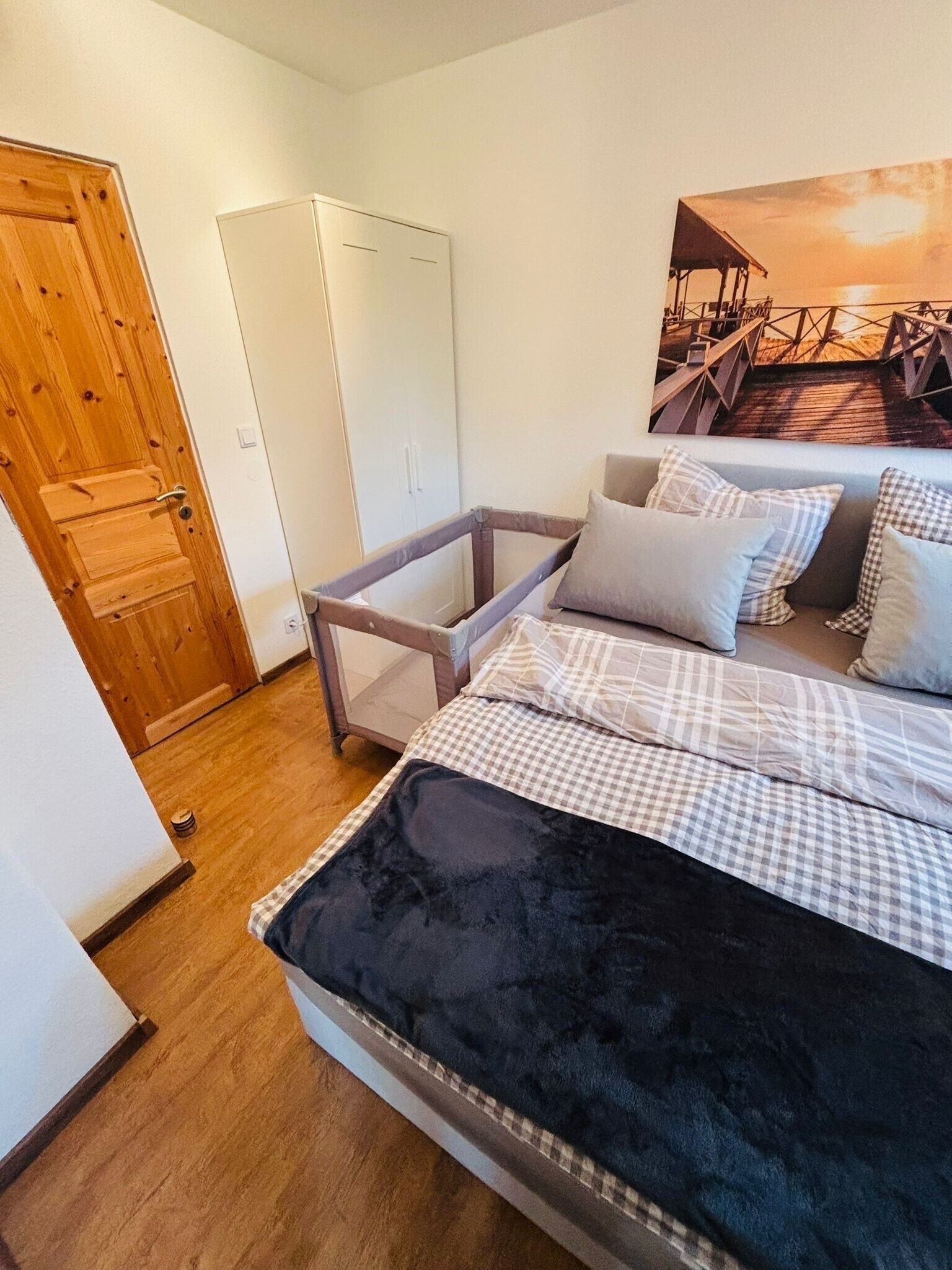 1 bedroom, desk, iron/ironing board, WiFi