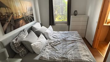 1 habitación, escritorio, tabla de planchar con plancha y wifi