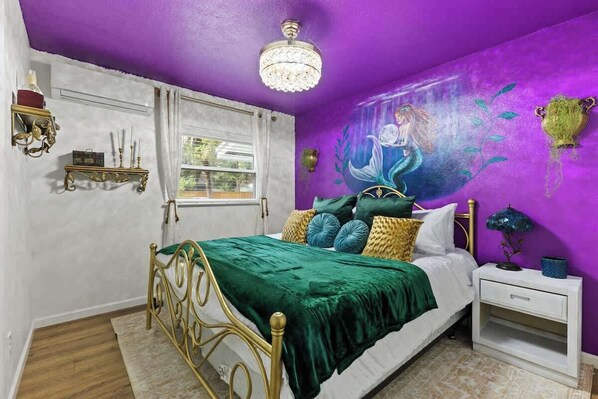 3 bedrooms, iron/ironing board, travel cot, WiFi