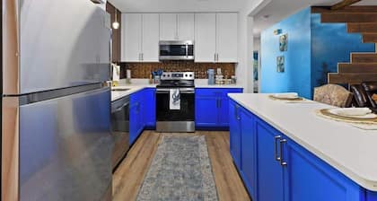 Underwater Home w/Game Room ~6 min to Stadium & DT