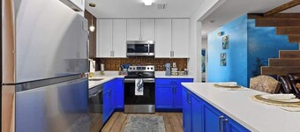 Underwater Home w/Game Room ~6 min to Stadium & DT