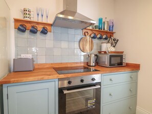 Lava-louças, talheres/pratos/utensílios de cozinha