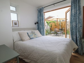 2 habitaciones, decoración personalizada y muebles diferentes 