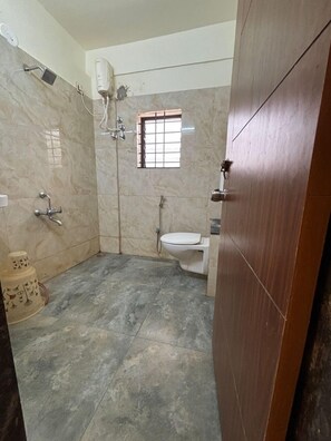 Deluxe Double Room | Bathroom