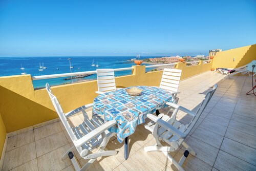 Penthouse with sea view