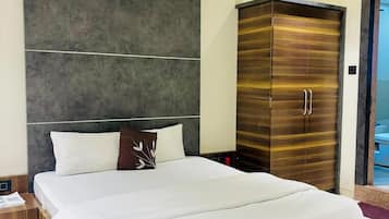 Deluxe Double Room, City View | Desk, free WiFi
