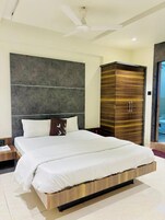 Deluxe Double Room, City View | Desk, free WiFi