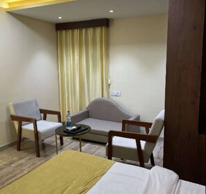 Desk, rollaway beds, free WiFi, bed sheets
