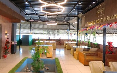 Hotel Shree Palace & Restaurant