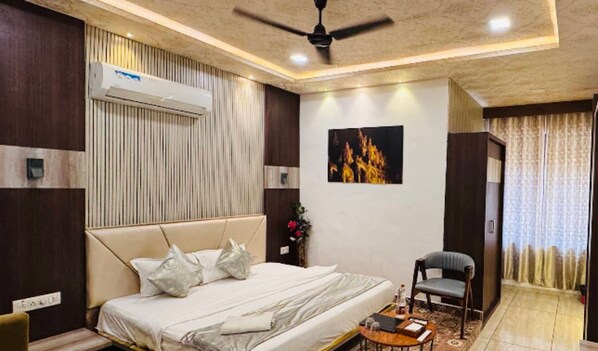 Rom – superior | Skrivebord, ekstrasenger (mot et tillegg), wi-fi (inkludert) og sengetøy