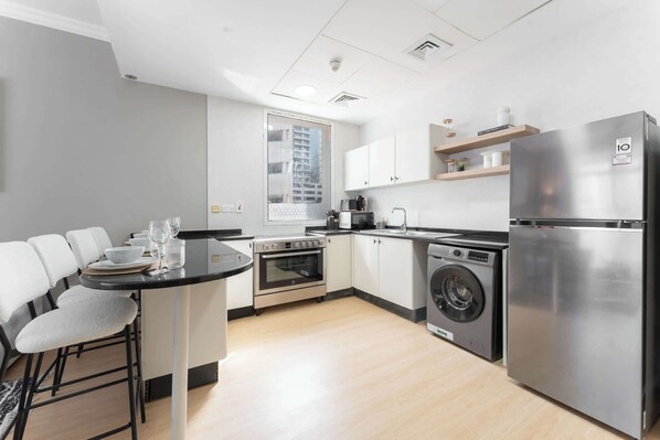 Fridge, microwave, oven, stovetop