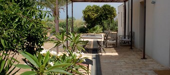 A house on the bay of Cava d'Aliga, for a break between the sea and the hinterland.