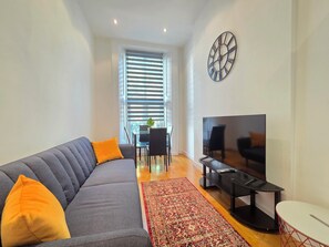 Living area - The London Suite Spot (London)