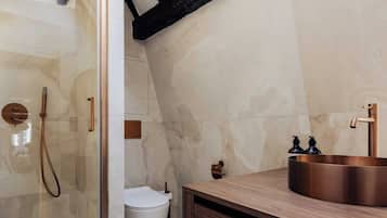 Apartment | Badezimmer | Haartrockner, Handtücher, Shampoo