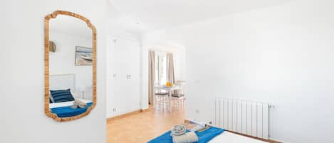 4 bedrooms, iron/ironing board, travel cot, free WiFi