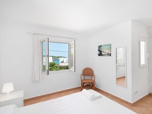 4 bedrooms, iron/ironing board, travel crib, free WiFi