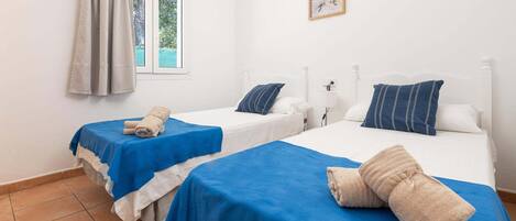 4 bedrooms, iron/ironing board, travel crib, free WiFi