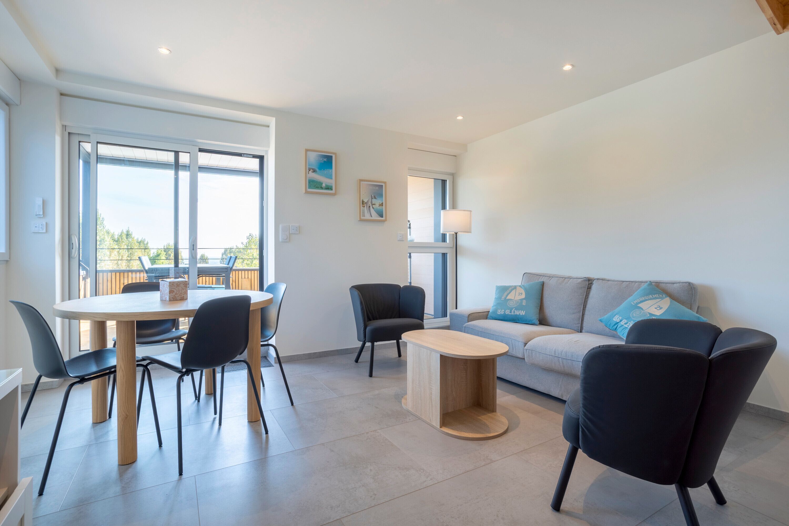 Fernseher, Tischtennisplatte