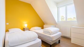 2 habitaciones, tabla de planchar con plancha, wifi y ropa de cama