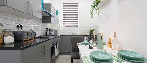 Fridge, microwave, oven, stovetop