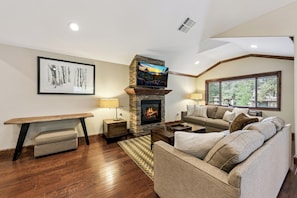 TV, fireplace