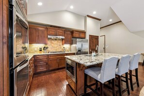 Fridge, microwave, oven, stovetop - Stylish Townhome by Heavenly | TW703 (South Lake Tahoe)