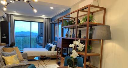 Deluxe Holiday Studio Suite @ Timurbay w/ Seaview