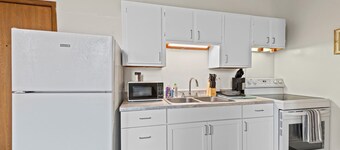 1BR Hideaway – Prime Spot with Timeless Charm