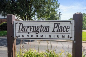 Un panneau indiquant l’emplacement des copropriétés de Daryngton Place.