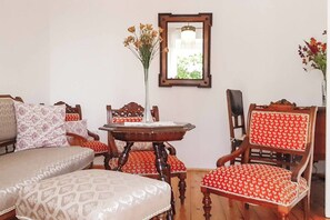 Villa (4 Bedrooms) | Interior