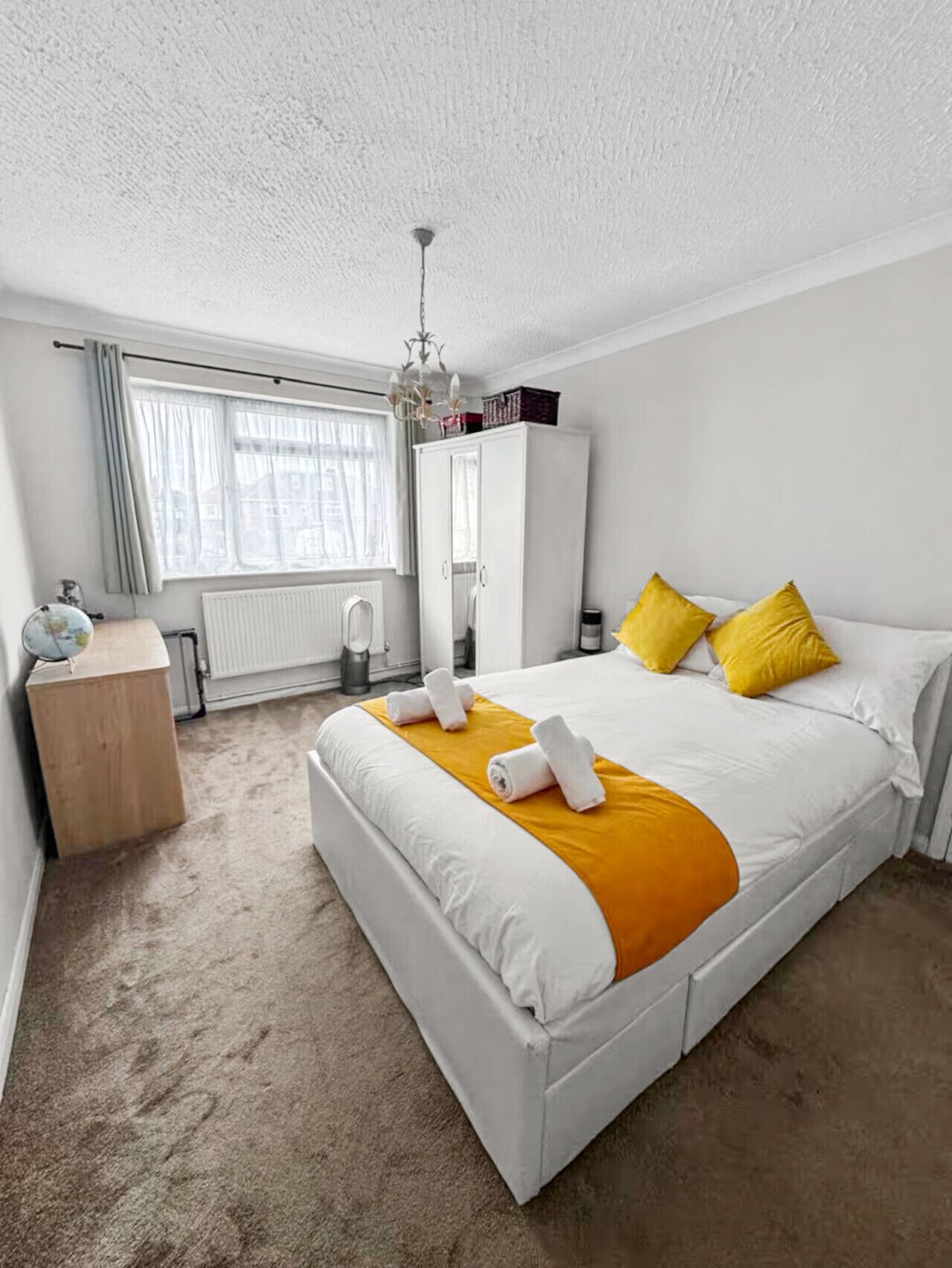 2 室のベッドルーム、デスク、アイロン / アイロン台、WiFi (無料)