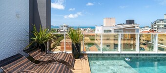 Apt w/ Pool & BBQ in Bombinhas Rna0303