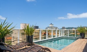 Outdoor pool - Apt w/ Pool & BBQ in Bombinhas Rna0303 (Bombinhas)