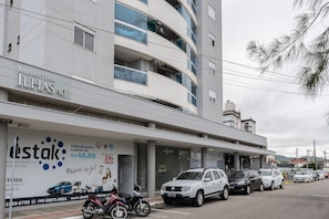 Basic Apartment | Exterior
