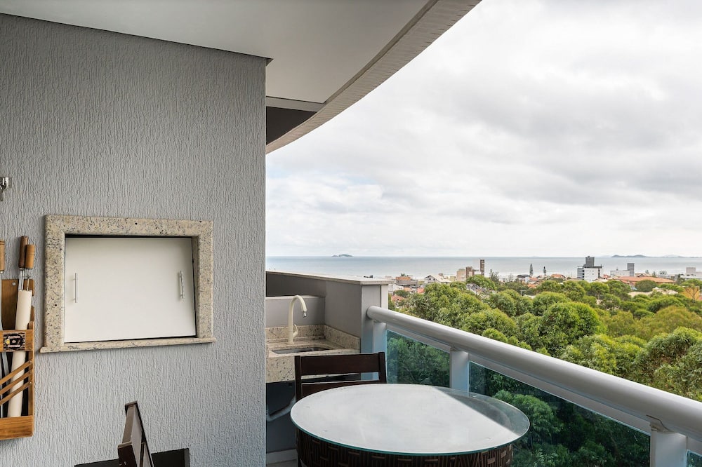 Apt W/balcony and BBQ 500m From the Beach Rml605